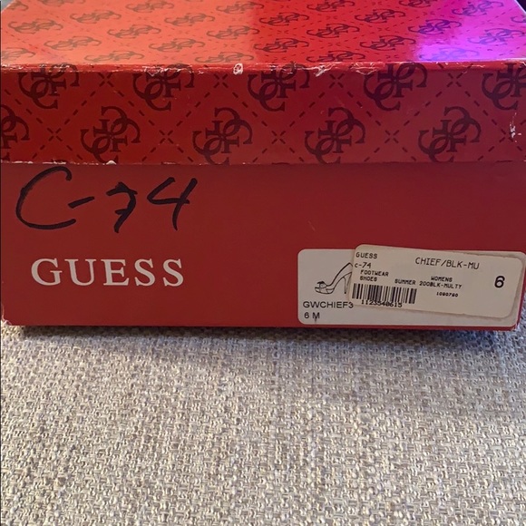 GUESS Lace platform pumps - Picture 6 of 7